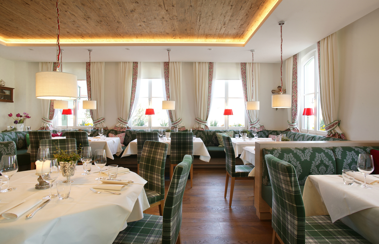 Restaurant - Landgasthof-Hotel Hirsch Altensteig/Überberg
