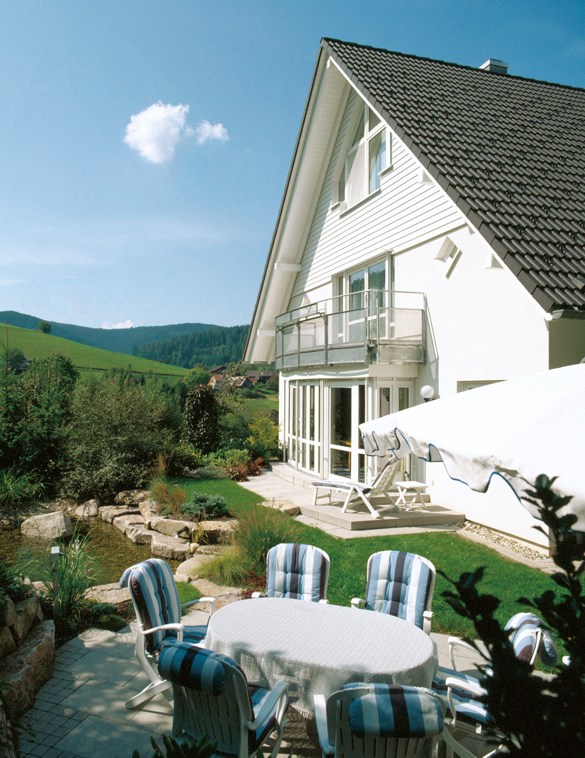 Südseite mit Terrasse - Wohnhaus, Baiersbronn