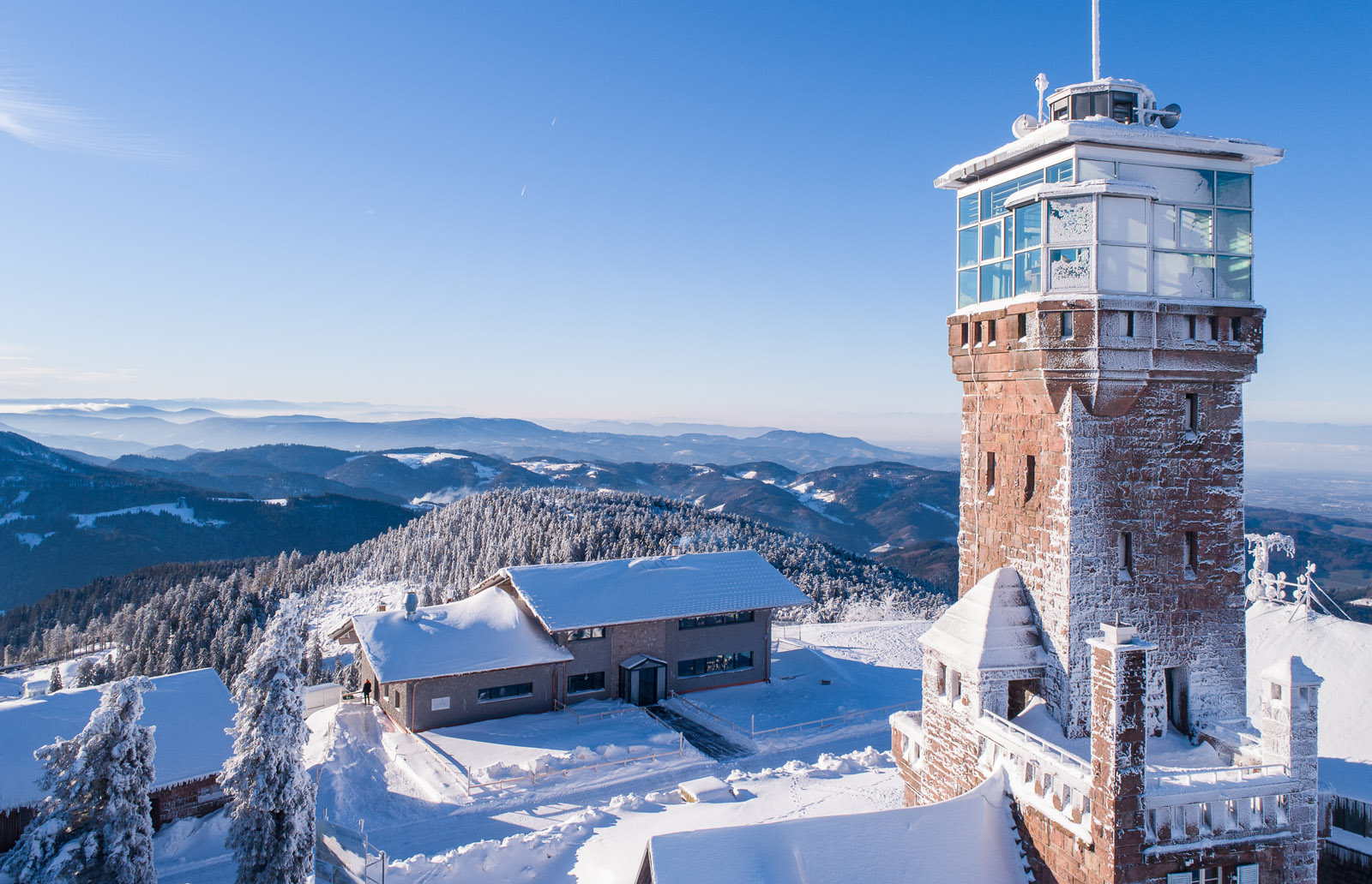 Grinde-Hütte - Außenansicht im Winter